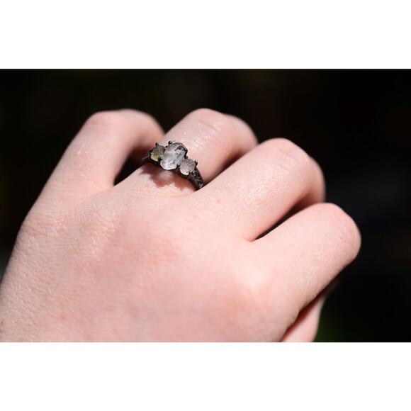 alternative raw diamond engagement rings, raw crystal size 4 5 6 7 8 8 9 10 11 - Picture 2 of 8